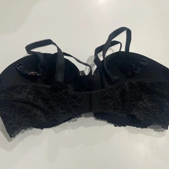 Black Lace Bra Victoria Secret size 32C - Picture 2 of 3